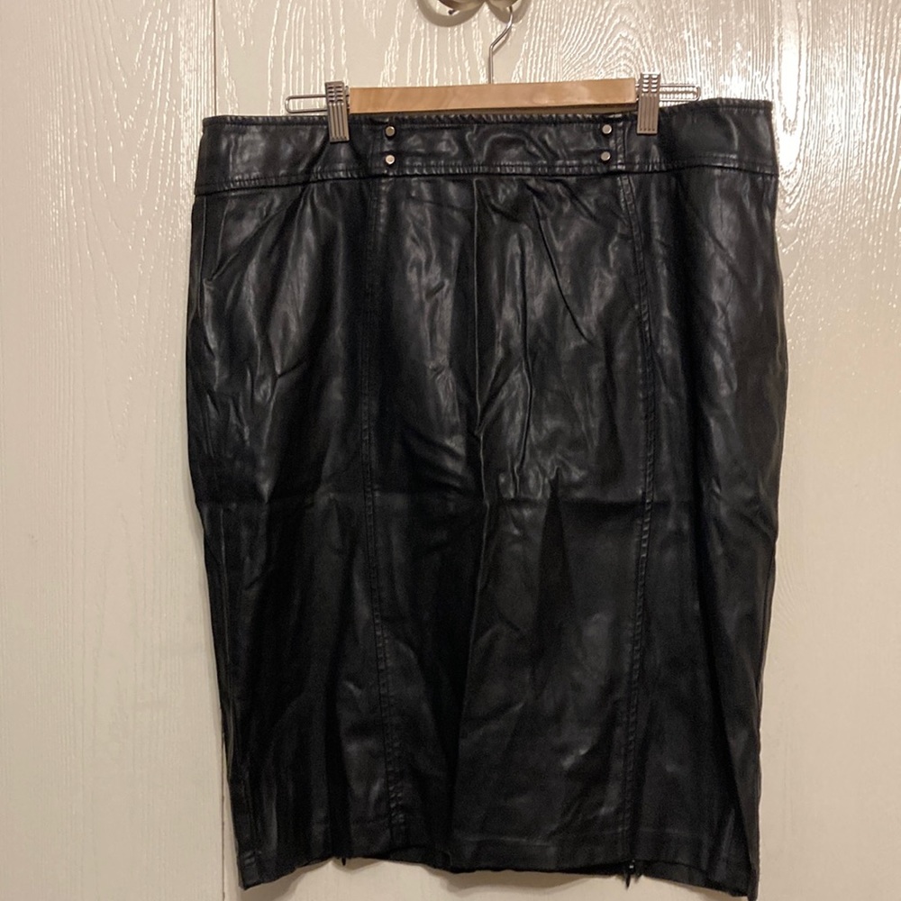 SA by Seth Aaron black “leather” look pencil skirt 18W